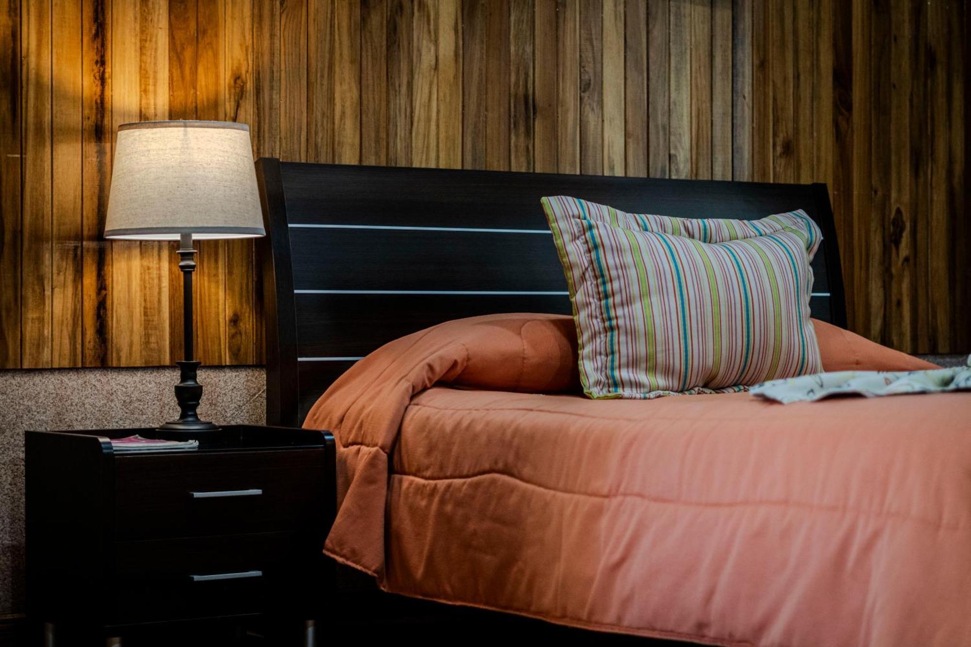 Los Pinos Cabins & Reserve Monteverde 外观 照片