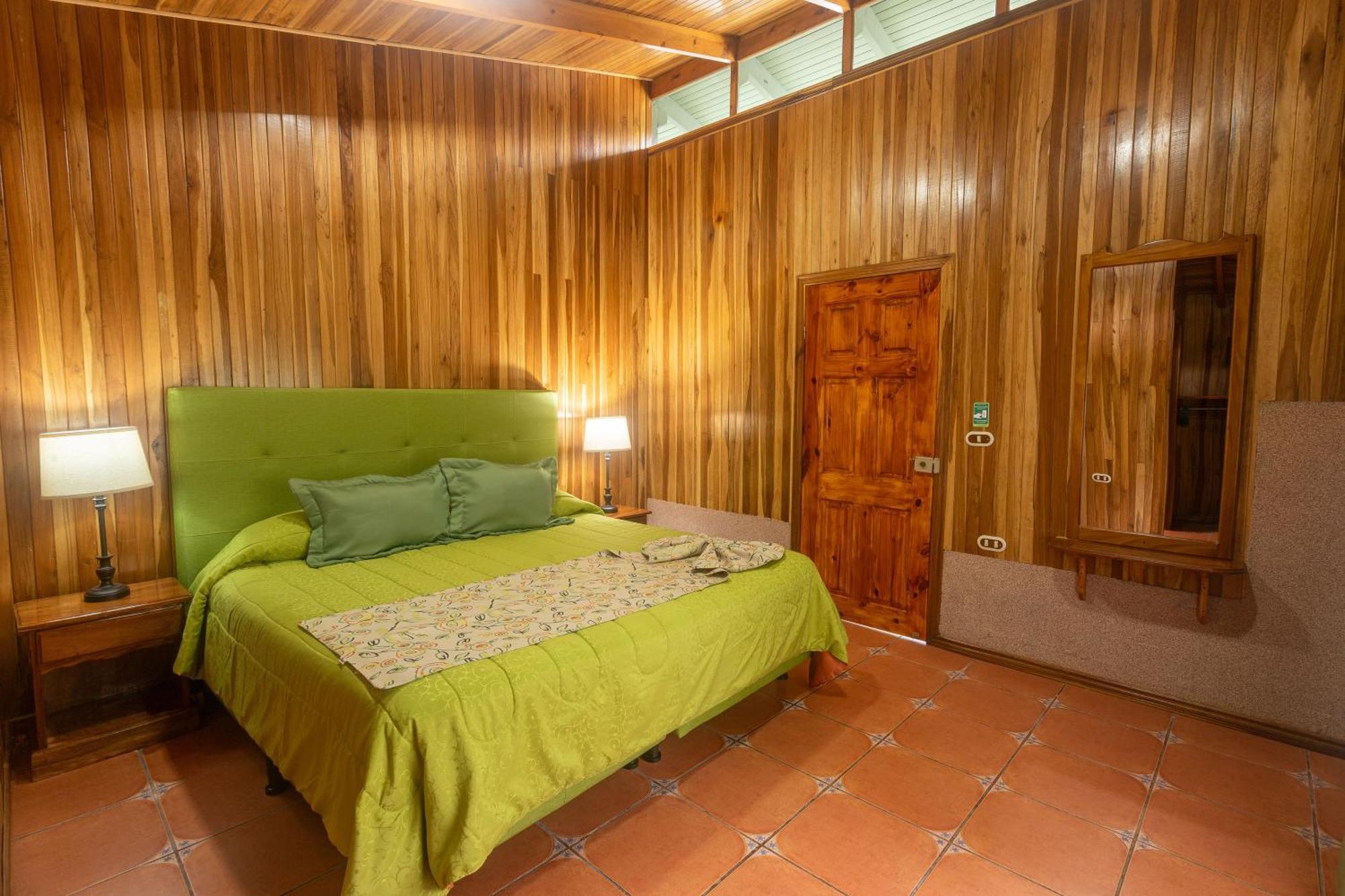 Los Pinos Cabins & Reserve Monteverde 外观 照片